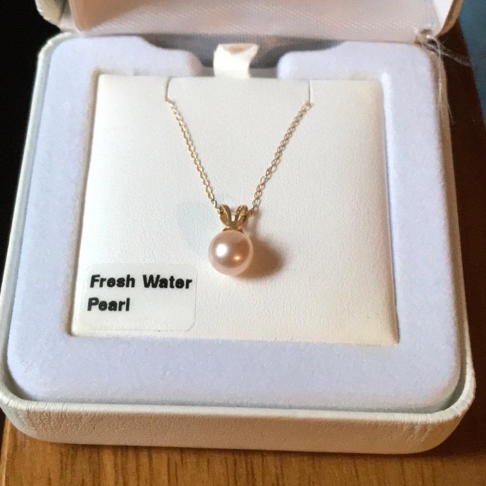 Single Pearl Necklace